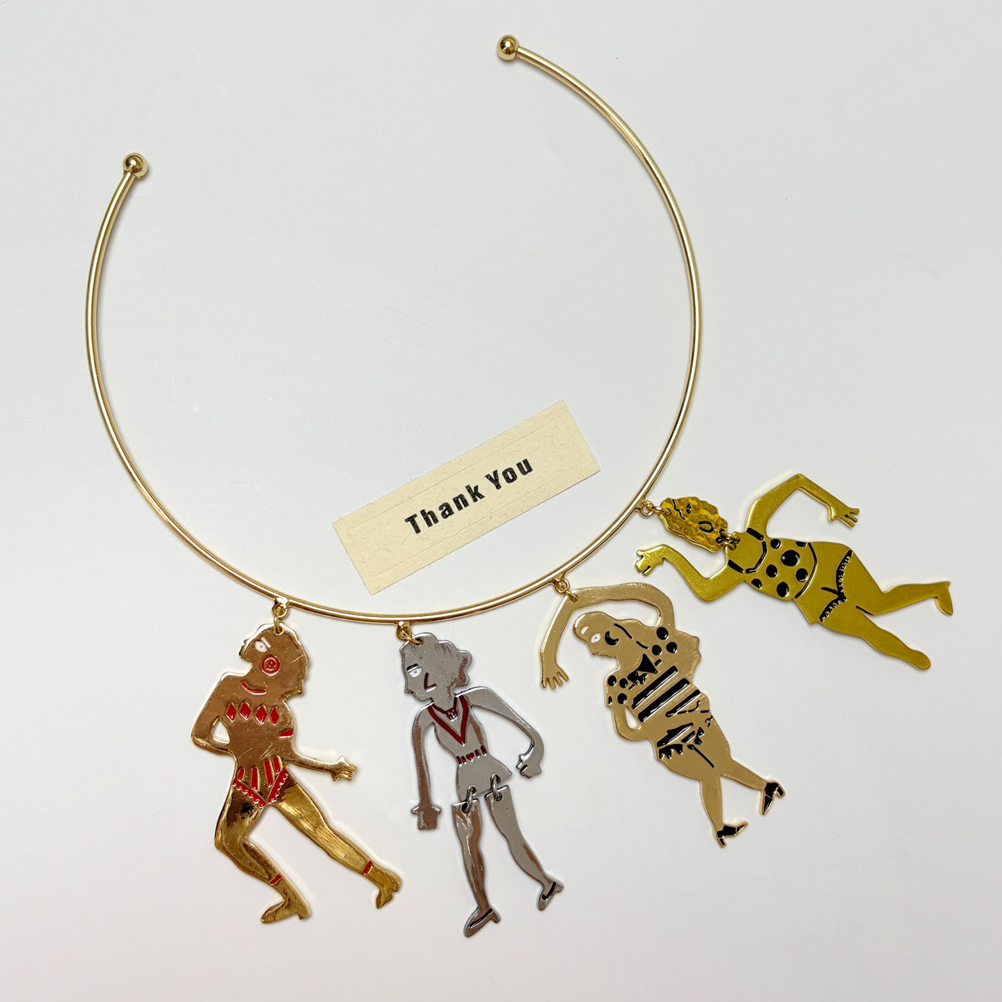 Collar con colgante de figura  - Vintage Collectible Figures reseña y precio